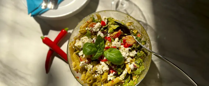 Pestosalaatti