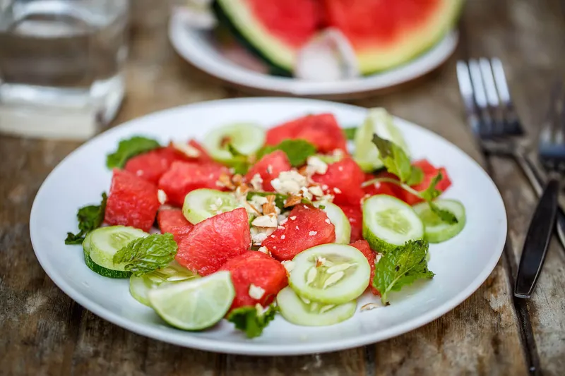 Raikas Melonisalaatti